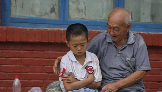 菜市场|四句话建议少对孩子说,看似哄娃实则毁娃,很多老人还常爱说