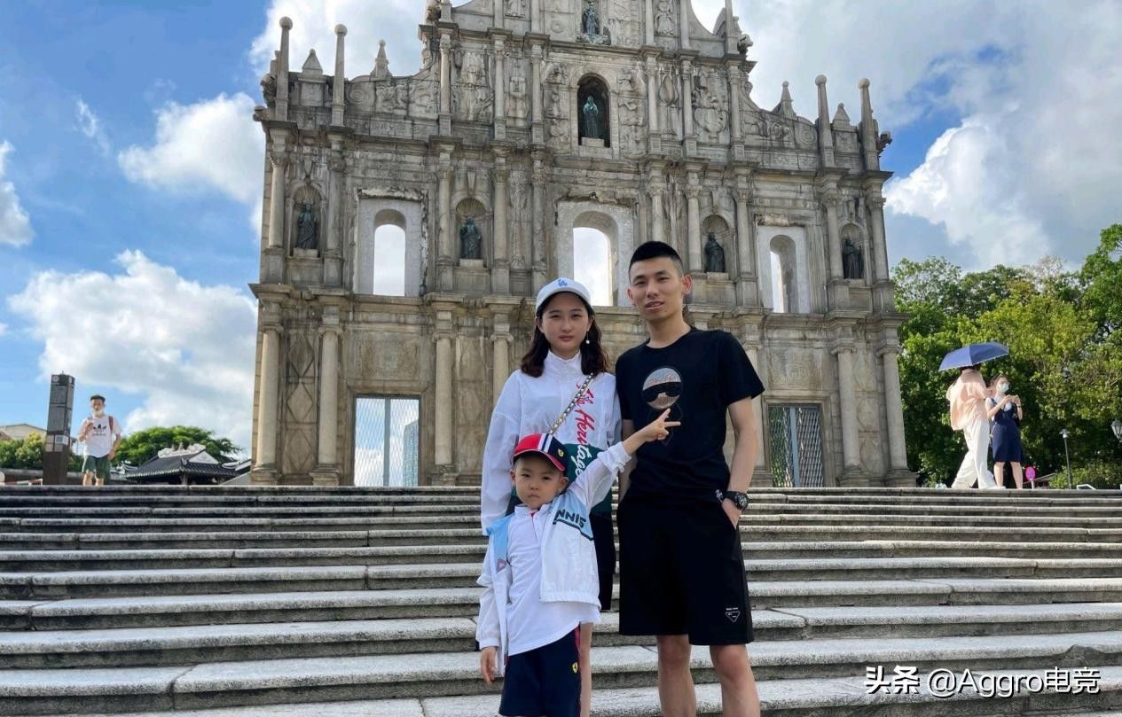 百达翡丽|退播后旭旭宝宝开始享受生活？开游艇住奢华酒店，手表价值23万