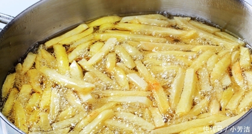 做薯条时，土豆别焯水后就炸少了这1步，难怪薯条不香，更不脆