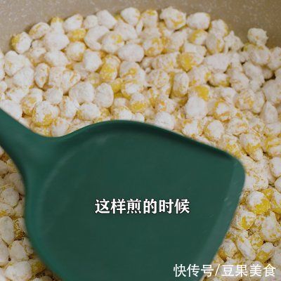 酥脆|黄金玉米烙，酥脆香甜又好看，老人孩子都爱吃