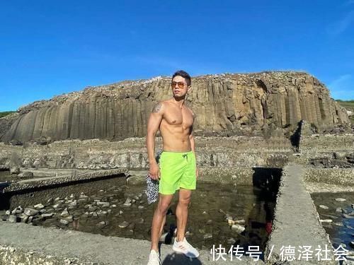 胸肌|痞帅纹身男的肌肉真扎实,胸肌、腹肌、臂肌好精壮,人鱼线很性感