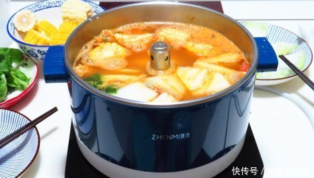 老公晚餐一人在家吃,煮一锅蔬菜香喷喷,我吃过饭还跟着吃了不少