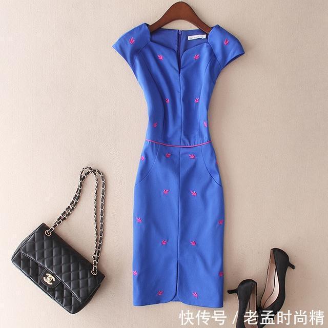 刺绣 修身A字裙,30岁的女性都这么穿,更添一抹韵味