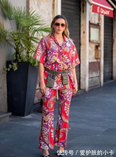 气质|初秋的时尚感,来自于一条腰带,普通的穿搭加上它气质又好看