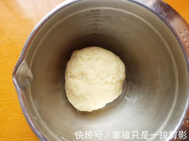 面粉别做馒头了，试试此款点心，个人觉得比馒头好看还好吃，真香