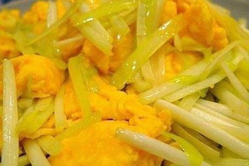  菠菜|美食优选：凉拌菠菜花生米，滕州辣子鸡，黄豆焖排骨，韭黄炒鸡蛋