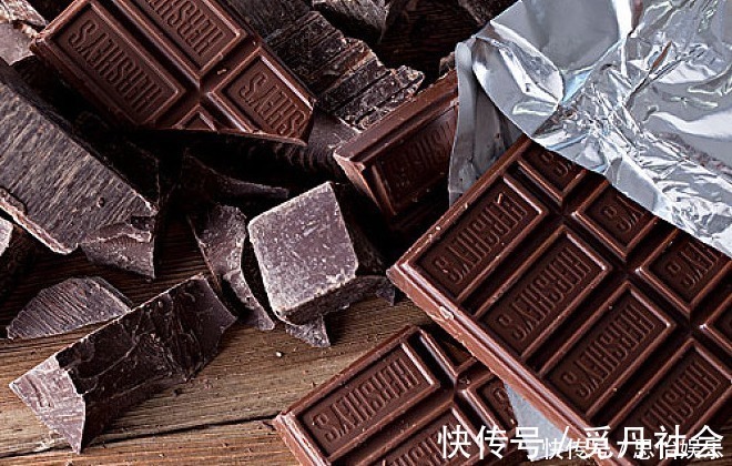 吃了20年巧克力，才知道上面的凹槽是干什么用的，原来一直误会了