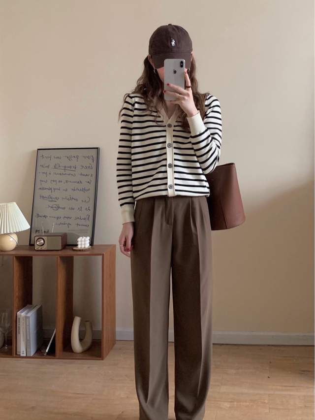 阔腿裤|入秋后不要瞎打扮,今年流行“条纹针织开衫+直筒裤”,显瘦洋气