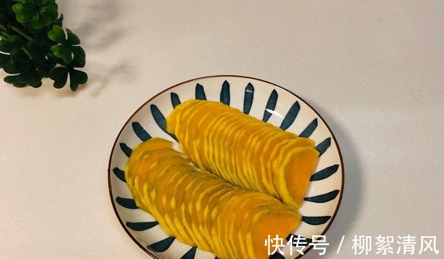 南瓜面包|南瓜这样做香甜绵软，做法简单，适合早晨赶时间的人！