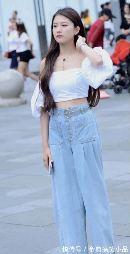 百搭|泡沫袖露肩上衣搭配休闲牛仔裤,经典百搭,不过时,简约而又休闲
