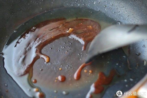 好吃|女儿最爱的鸡翅做法，不放一滴油，好吃健康，比烤翅还香