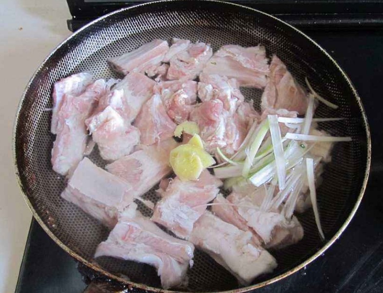 焯水|清炖排骨,排骨不能直接焯水,否则排骨塞牙腥味大,这么做才好吃