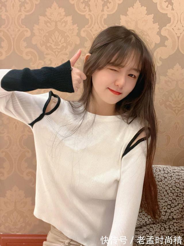 毛衣|穿针织衫毛衣的美女,清纯的样子真美,毛衣百搭又好看