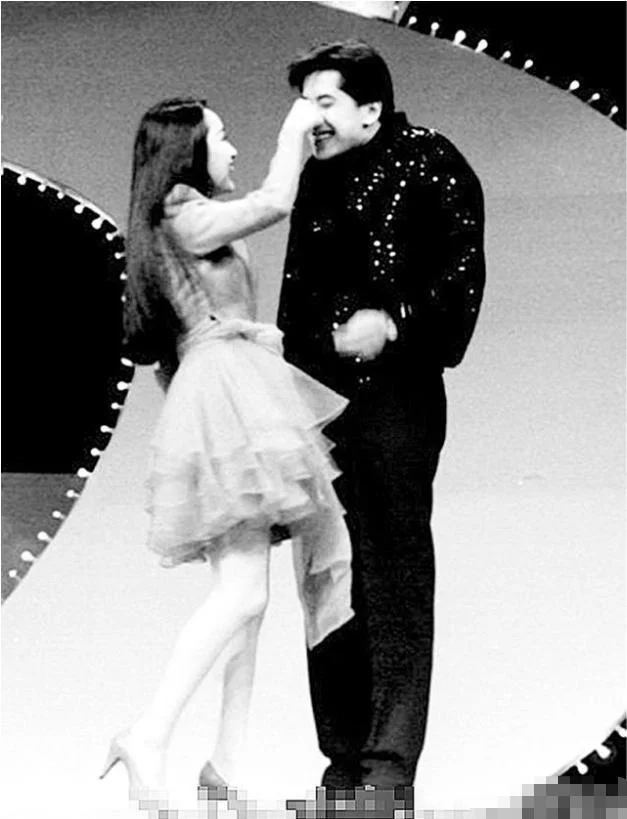 “金童玉女”29年,命运坎坷的毛宁“沉沦”这些年杨钰莹过得如何? “金童玉女”29年,命运坎坷的毛宁“沉沦”这些年杨钰莹过得如何?
