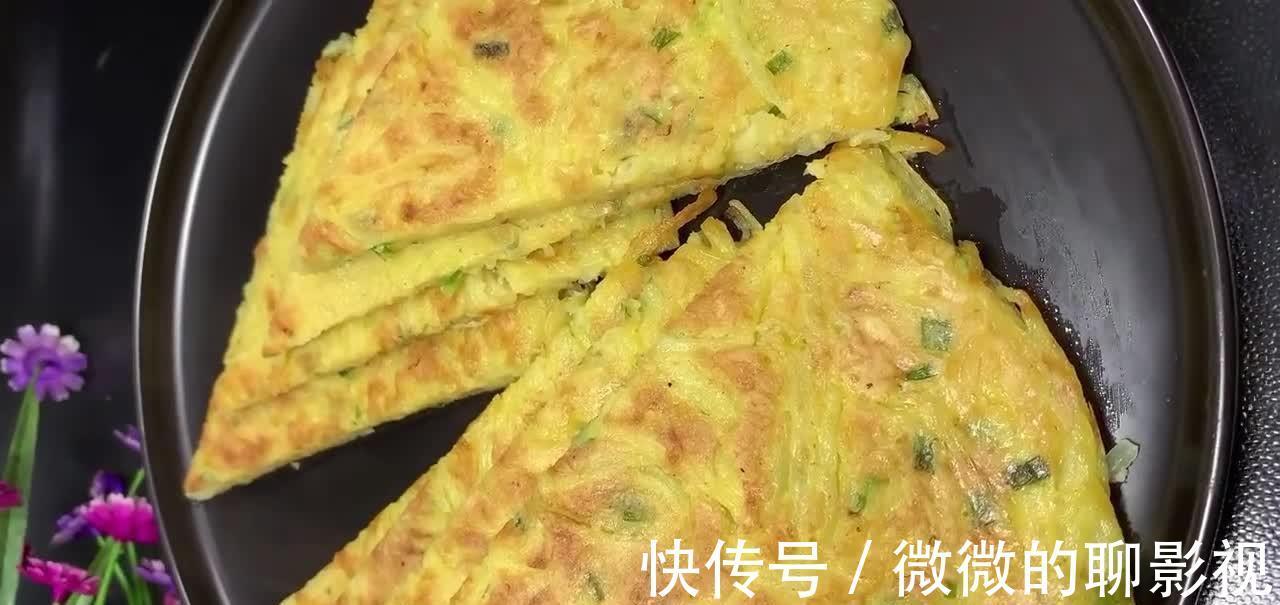 香煎土豆饼的做法，外酥里嫩咸香适口，土豆丝泡不泡水都可以