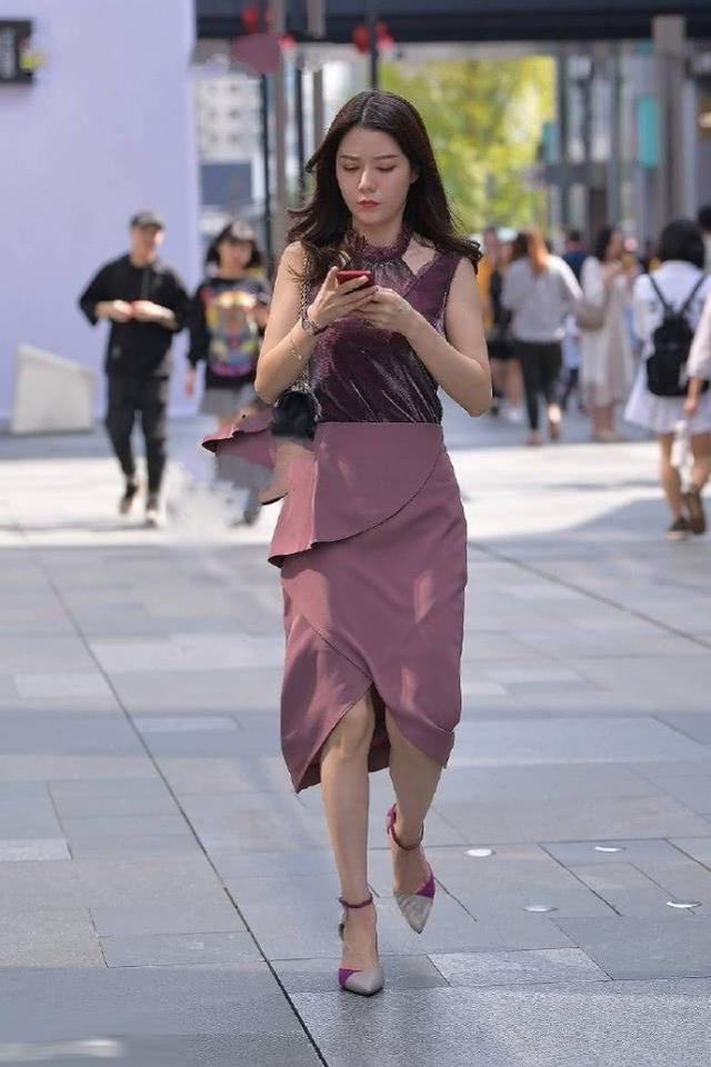 搭配|风衣加过膝靴的搭配,经典与性感的碰撞,女人味爆棚