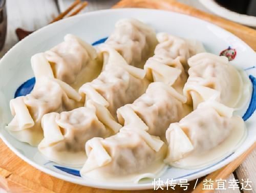 调白菜馅料,白菜别再用盐杀水了,学会这招,饺子鲜香味足,好吃