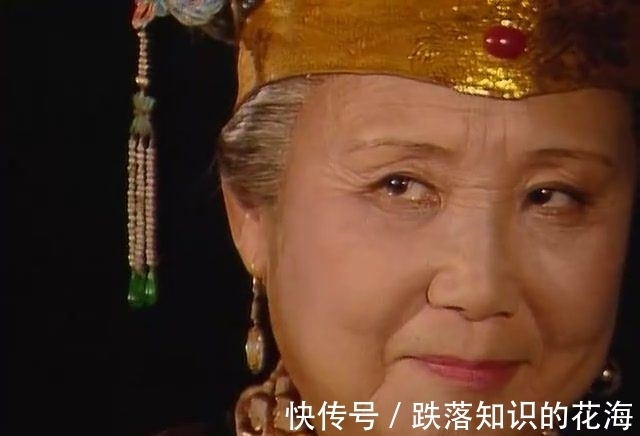 鸳鸯!《红楼梦》:薛宝钗讽刺贾母“珍藏密敛 ”,她真的是这样的人吗?