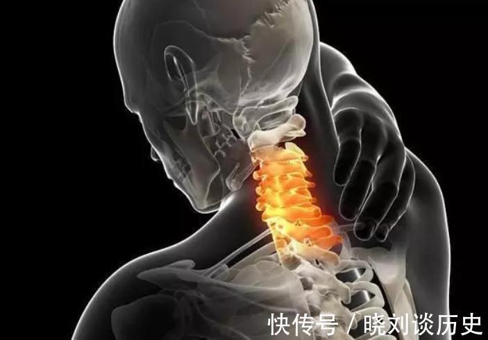 大椎穴|教你一个专治颈椎病的小方法,每天坚持10分钟,颈椎病再也不犯了