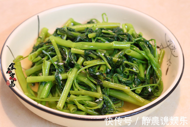 周末家人团聚，我做了此桌菜，家常小炒经济实惠，大家都很满意