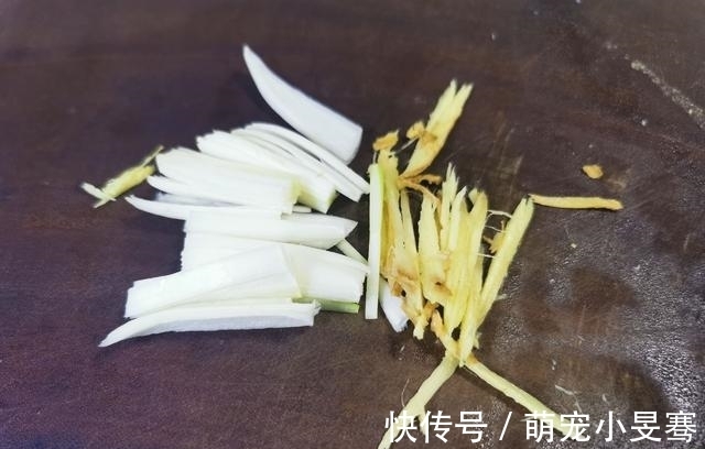 关晓彤晒出减肥食谱,全是妈妈亲自搭配,难怪个高还那么瘦,服气