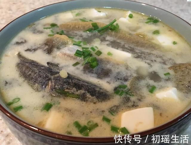 碰到这种鱼我从不还价,一买就是好几斤,简单一炖鲜美好喝还不腥