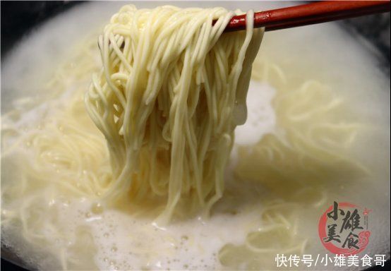 陈醋|煮面条最忌开水下锅，面馆老师傅教我技巧，简单3步，劲道又弹牙
