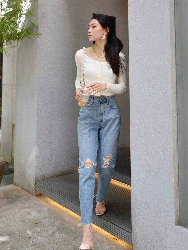 穿搭|优雅风格的穿搭技巧，这几款衣服很减龄，秋季这样穿就很美