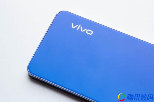 克莱因蓝|vivo S10 Pro评测：光致变色机身让手机配色又有新玩法