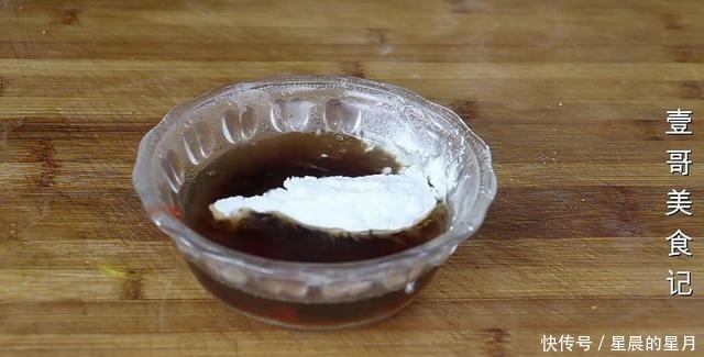 红烧|豆腐我家从不红烧,简单一压一搅,出锅太香了,上桌连汤汁都不剩