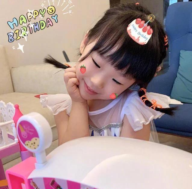 宝宝|还记得“丑哭宝妈”的网红宝宝吗?当初你嫌我丑,如今美到认不出