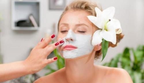 女人尽量别在这3个时间段敷面膜,尤其是第2个,比熬夜还伤皮肤