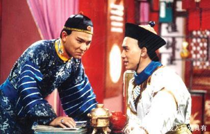 版本的乔峰|83版的乔峰为什么总戴帽子?黄日华摘下帽子后,网友笑出猪叫声