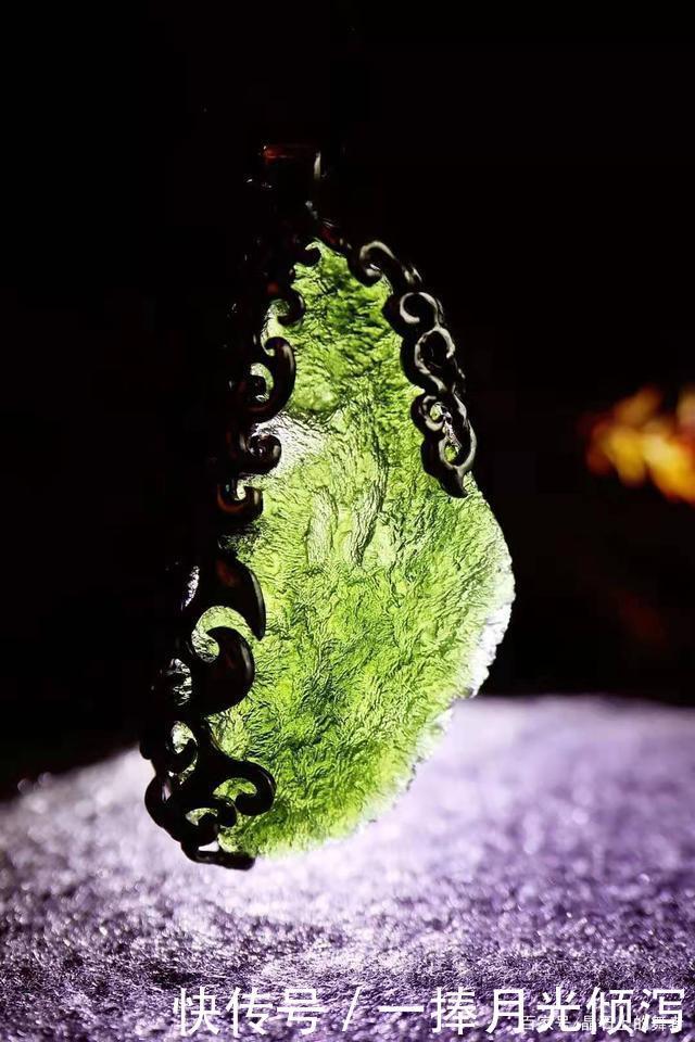 把珠宝做成心脏的样子，分享一些充满创意元素的珠宝