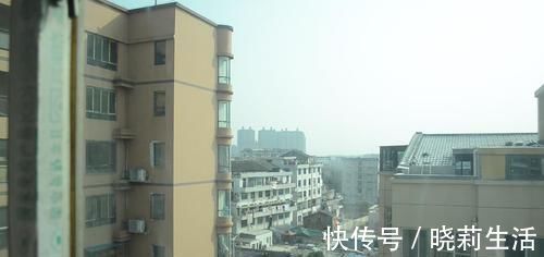 擦玻璃别用水了，教你用一秘招，擦完的玻璃光亮如新，方法太棒了