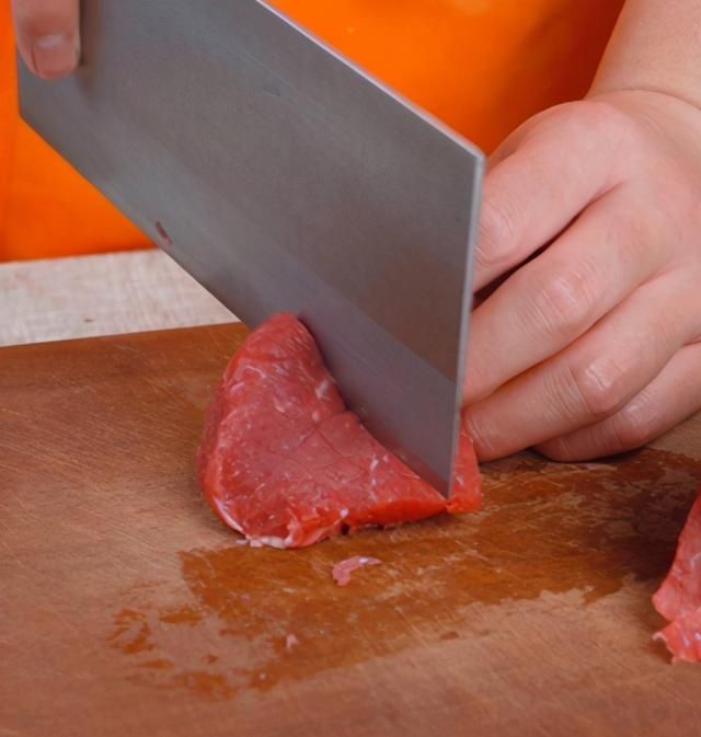 好友聚餐，来盘小炒牛肉吧