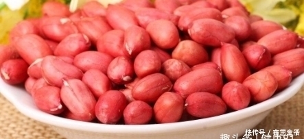 花生和此物一起煮,堅(jiān)持喝7天,氣色好了,血管更年輕了,了解嗎