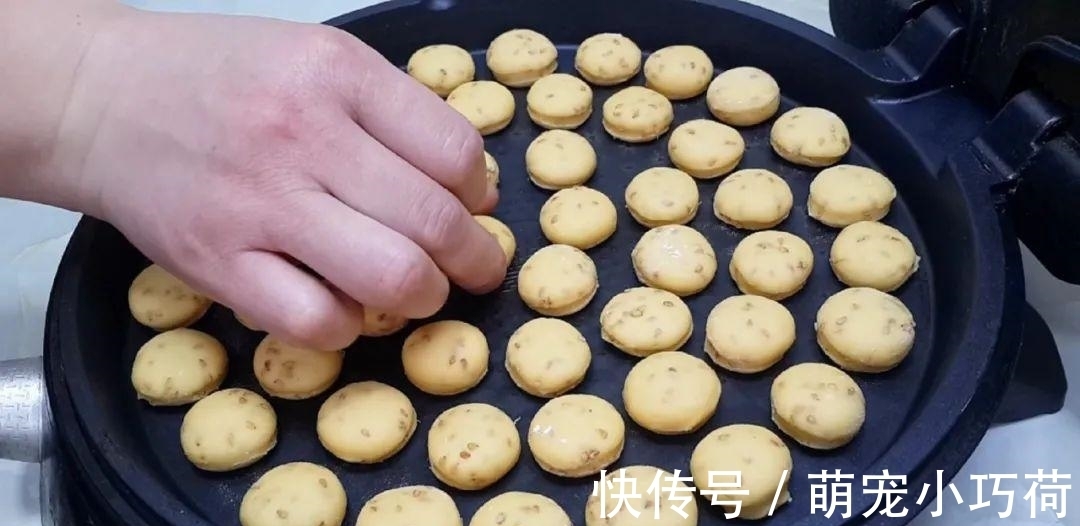 保鲜膜|1个红薯,3勺面粉,不用一滴水,做出创意小吃,保证孩子天天嚷着吃