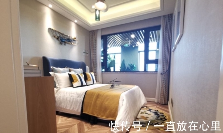 背景墙|罕见的法式风格装修,98㎡三室两厅,装得比120㎡还要漂亮大气