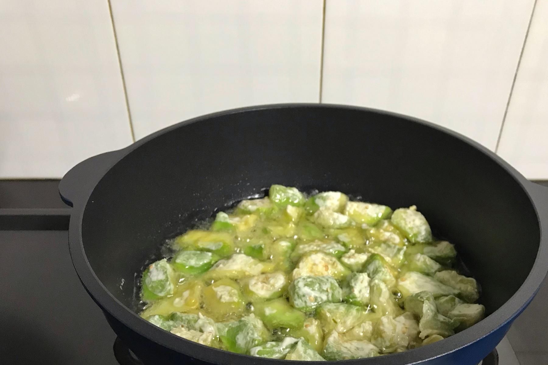 白砂糖|糖醋茄子好吃有诀窍，学会这做法，酸甜酥脆不油腻，比排骨还香