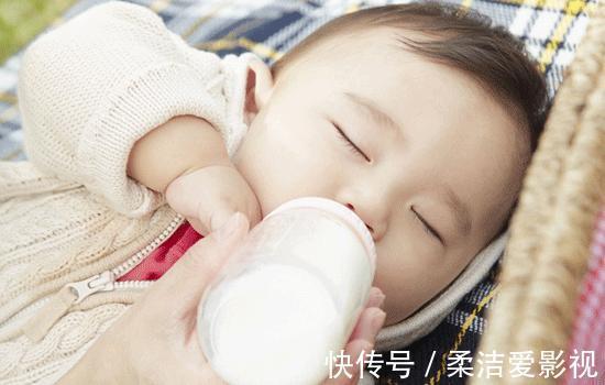 睡眠质量|忠告:孩子睡前不能吃的6种食物!否则越吃越积食,越不长个儿!