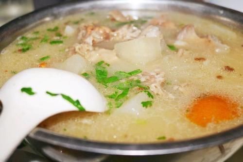 西红柿|这四种汤很适合孕妇喝,家人赶快学起来做给准妈妈,营养师力推