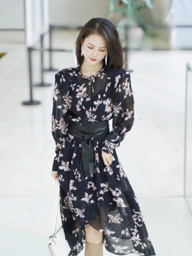 连衣裙|优雅女人早秋都穿“连衣裙”,为你分享时髦的搭配经验,温婉知性