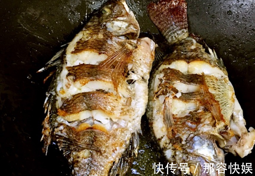 煎鱼直接下锅大错特错,教你3个小技巧,不粘锅不破皮,还特别嫩