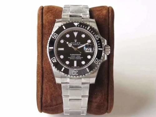 劳力士水鬼名气大，欧米茄海马性价比高，是你你选谁