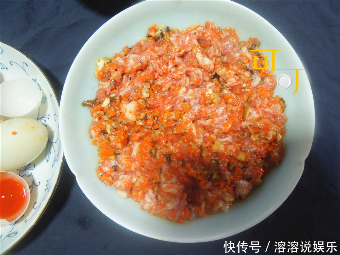  人说|咸蛋黄蒸肉饼，让人罪恶感满满的一道菜，可是谁叫它那么好吃呢