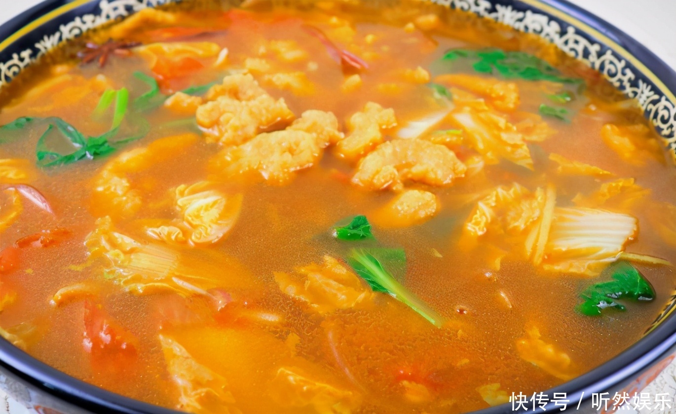 舌尖上的美味,酸汤酥肉,现在喝暖胃又暖心,热乎得很,香飘千里