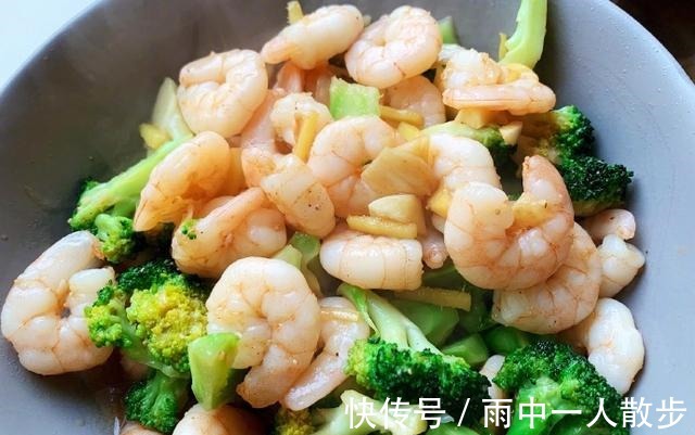 自制晚餐|黄磊晒自制晚餐，瞬间被点赞过万，网友黄小厨的画风变了！