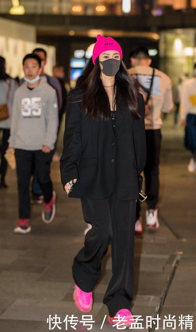 一身黑怎么搭配更时髦? 注意细节表现和层次感, 时髦好看又精致