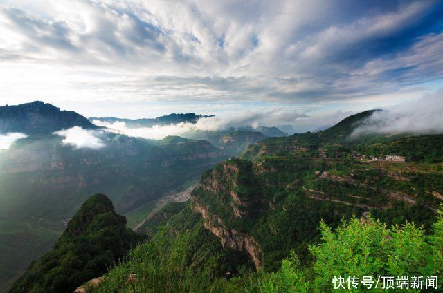 河南奇景!藏身5A的太行天路，腾于千米崖壁，云雾林海无边，太壮美啦→